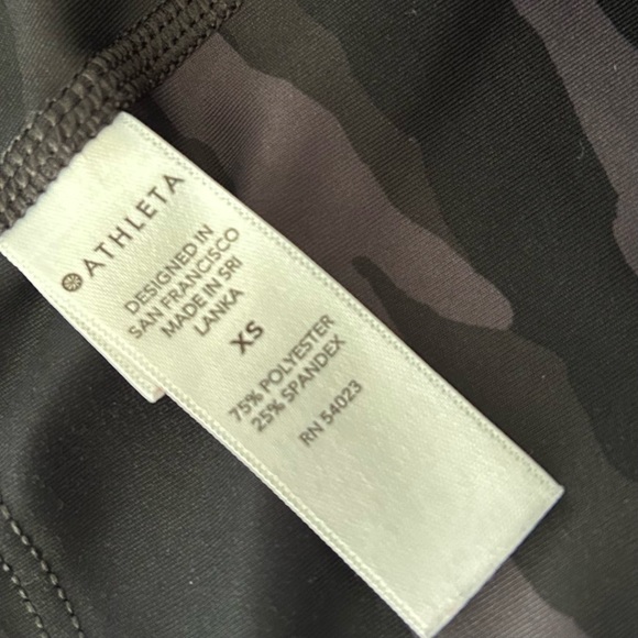 Athleta Ultimate Camo 7/8 Tight Gym Run Studio Training Stash Pocket Legging XS - Picture 6 of 10